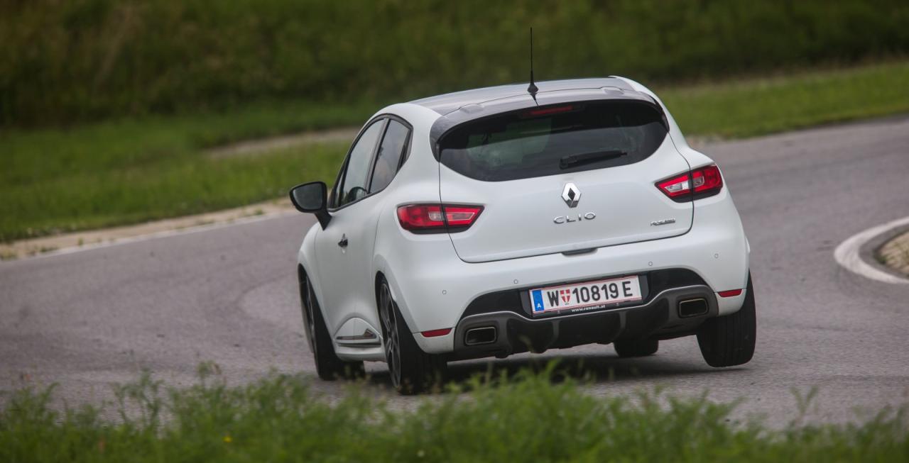 vergleich_bmw_z4_renault_clio_rs_trophy_63_may