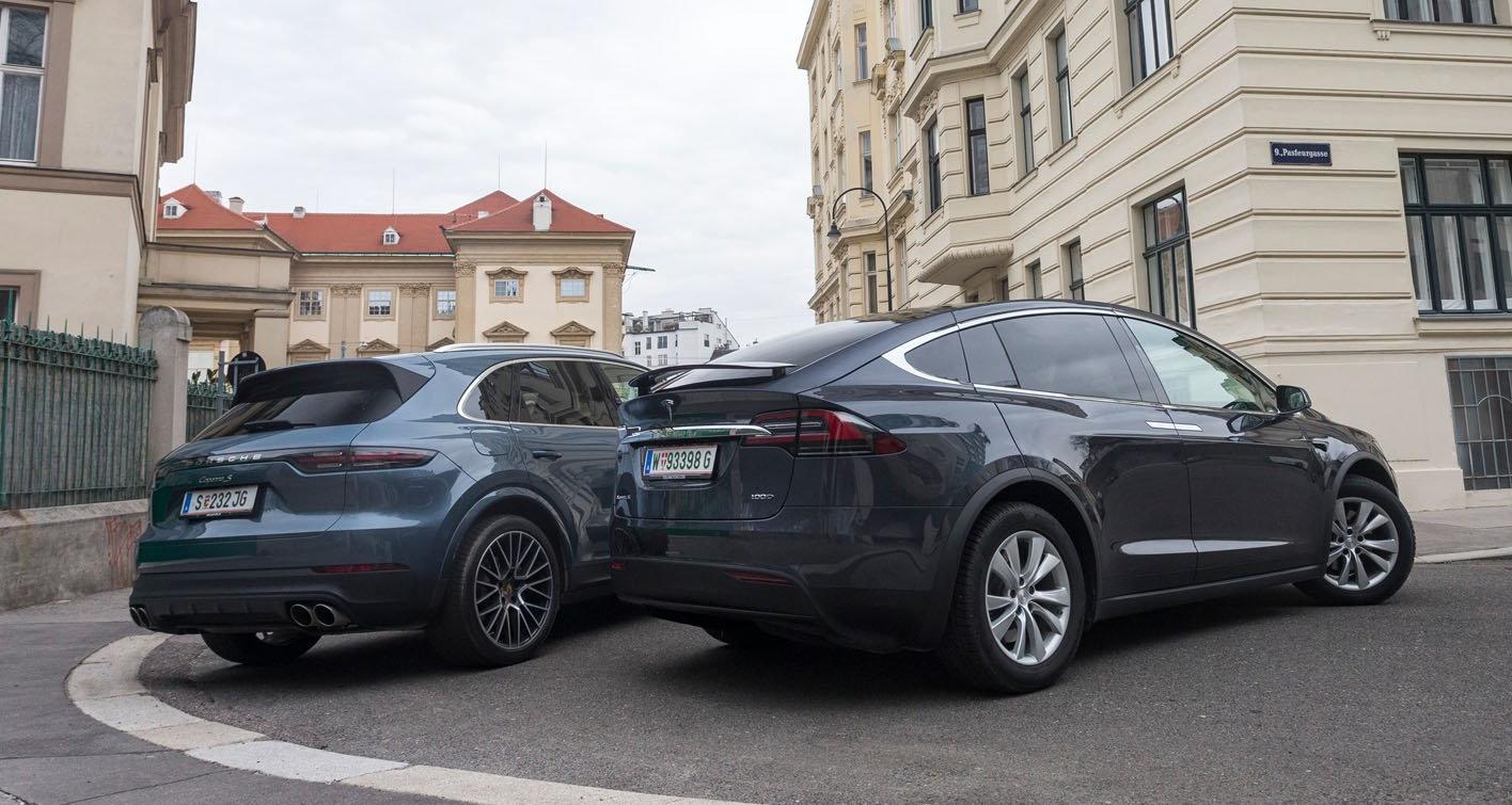 Vergleich: Tesla Model X gegen Porsche Cayenne - ALLES AUTO