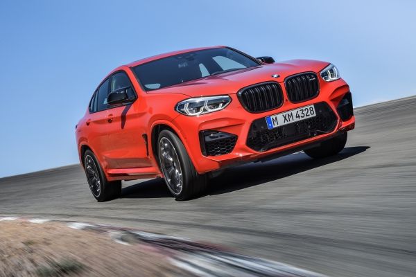 P90334532_lowRes_the-all-new-bmw-x4-m