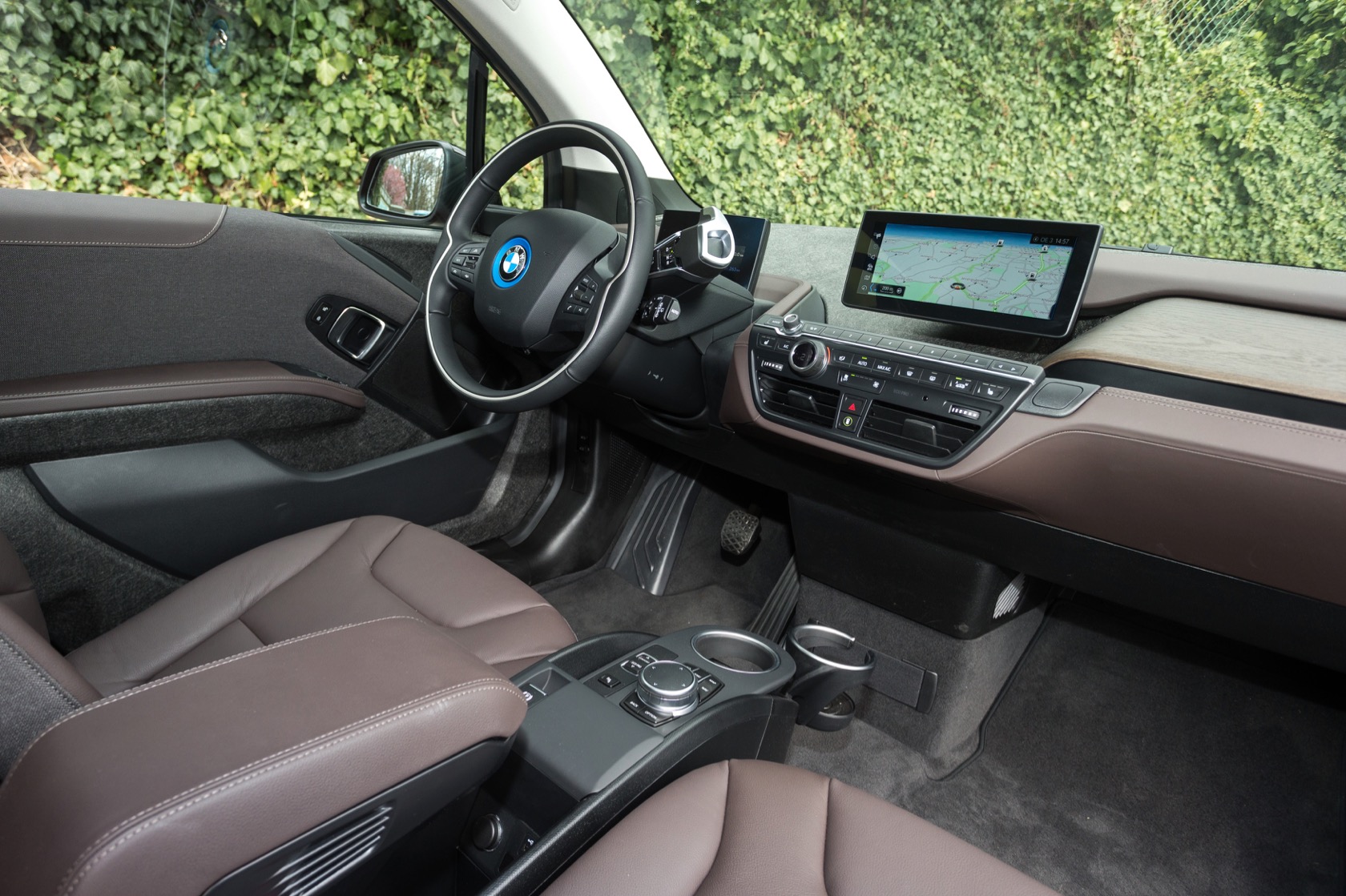 BMW i3: Innenraum und Ausstattungslinien, Test, Eigenschaften & Preise